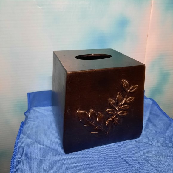 Decoritive Tissue Box - Picture 5 of 6